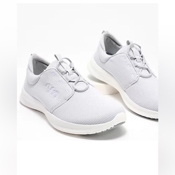 Ryka Shoes - Ryka Recovery Washable Bungee
Sneakers size 8.5 wide